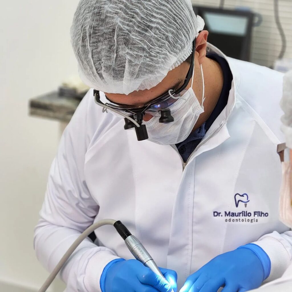 Dr. Maurilio Filho, dentista especialista em Taiúva